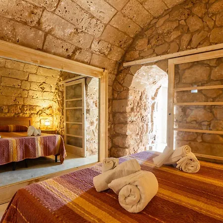 Trullo Macchie מרינה די מנקוורסה