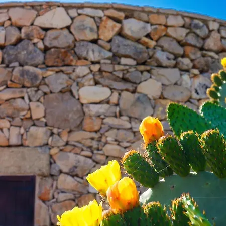 Trullo Macchie מרינה די מנקוורסה